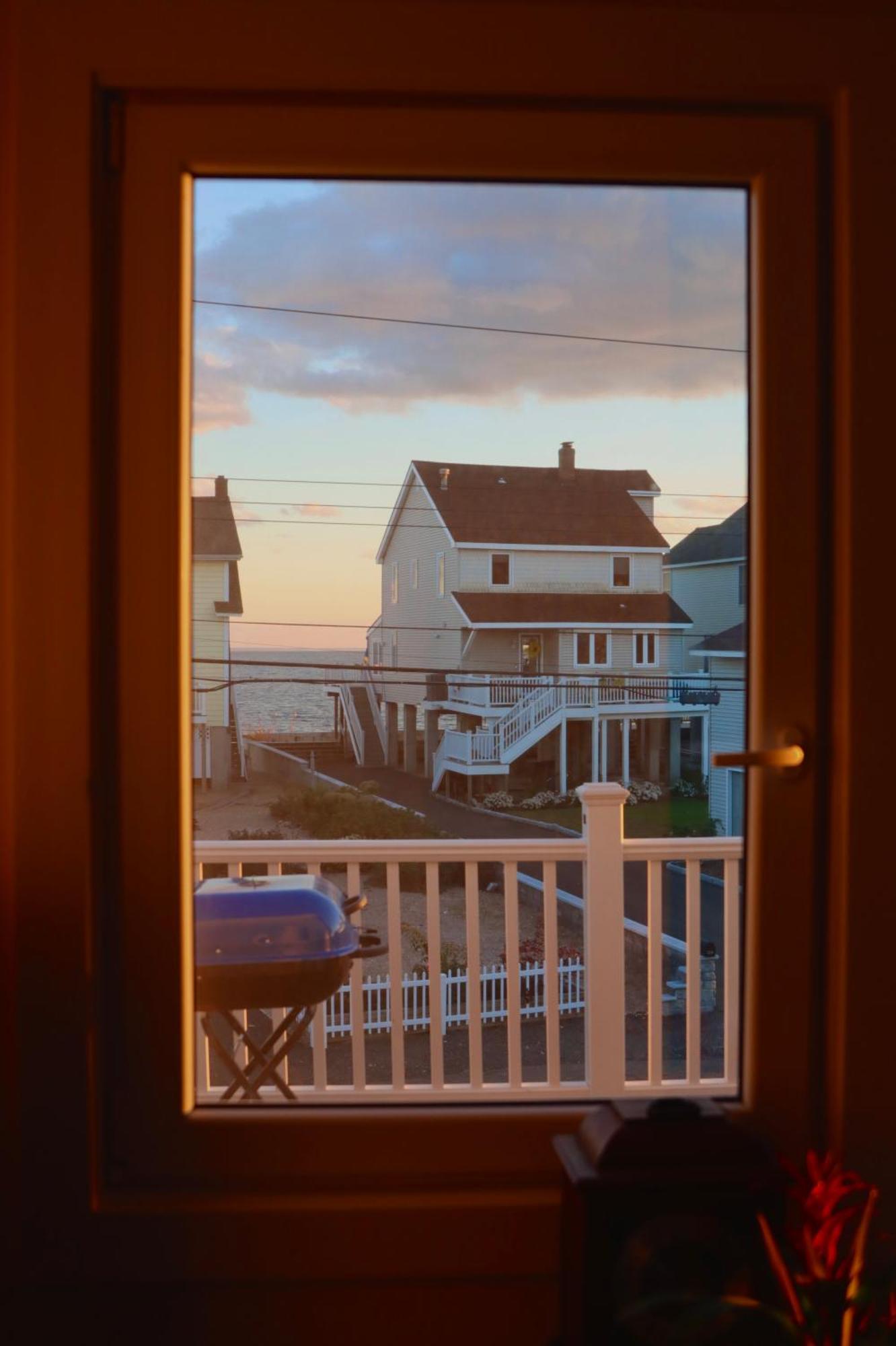 Cozy East Haven Apartment - Walk To Beach! Экстерьер фото